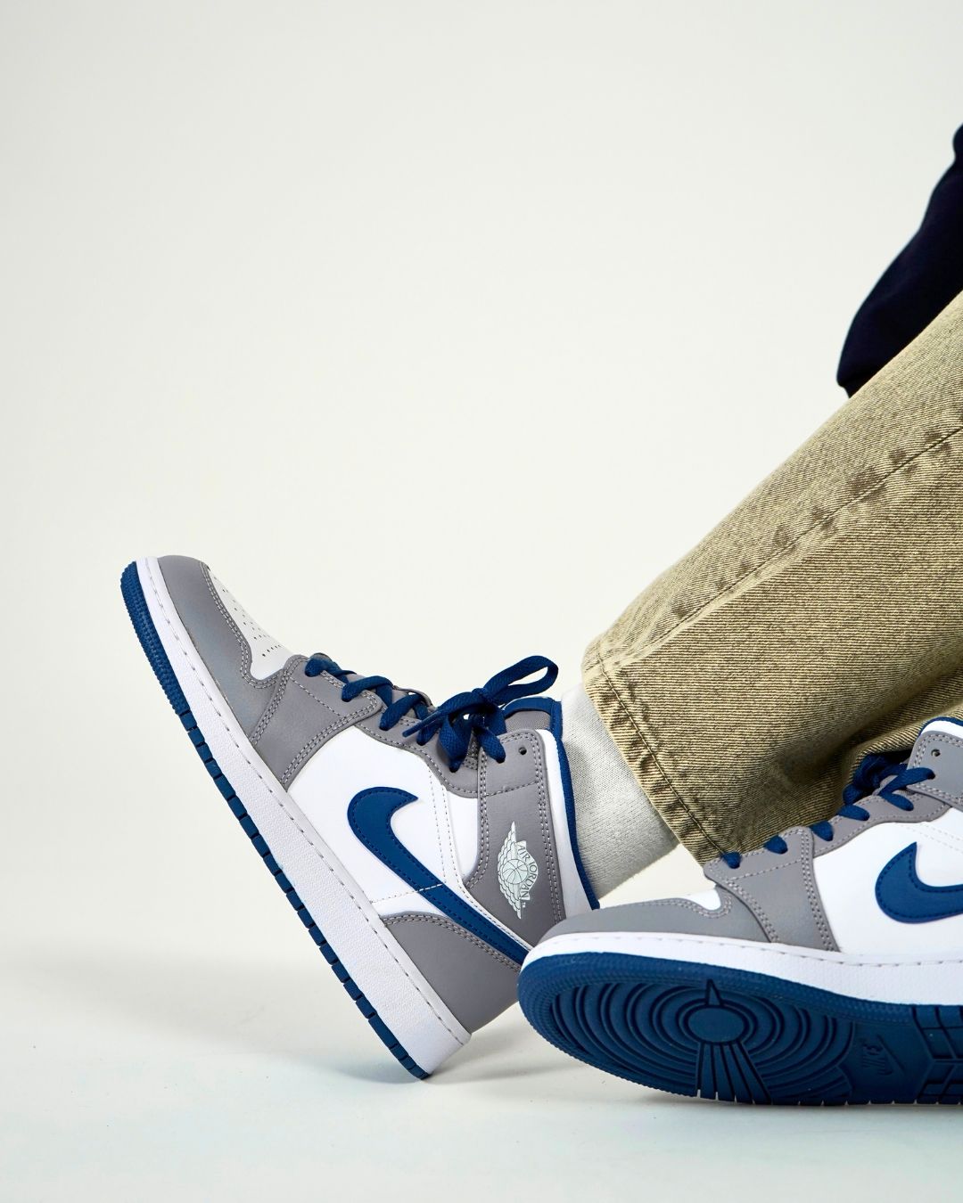 Air Jordan 1 Mid True Blue