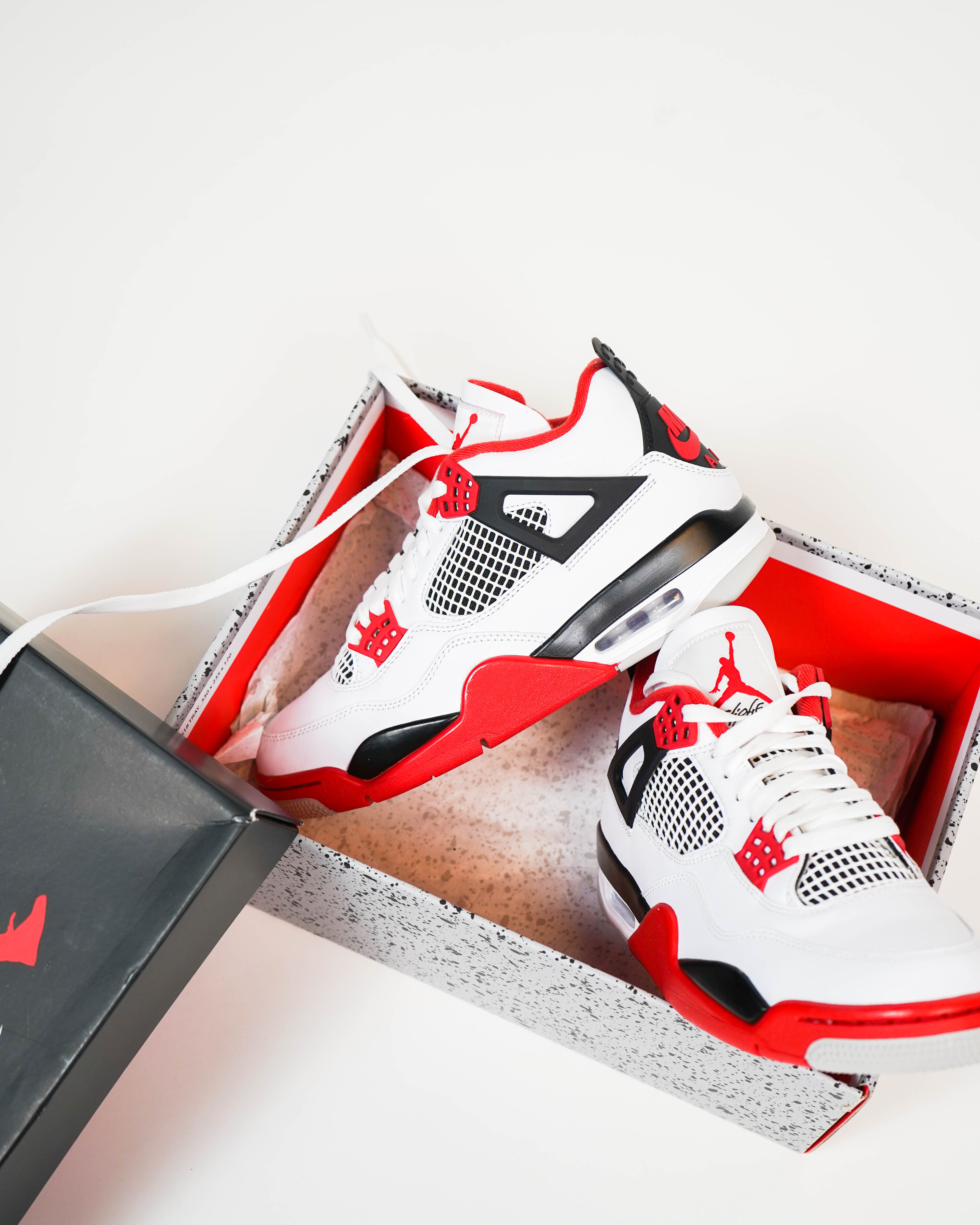 Air Jordan 4 Fire Red