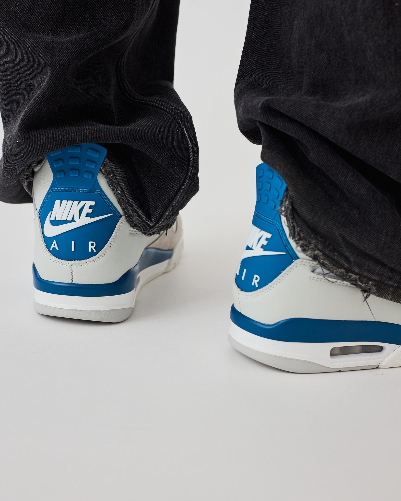 Jordan 4 Retro Military Blue