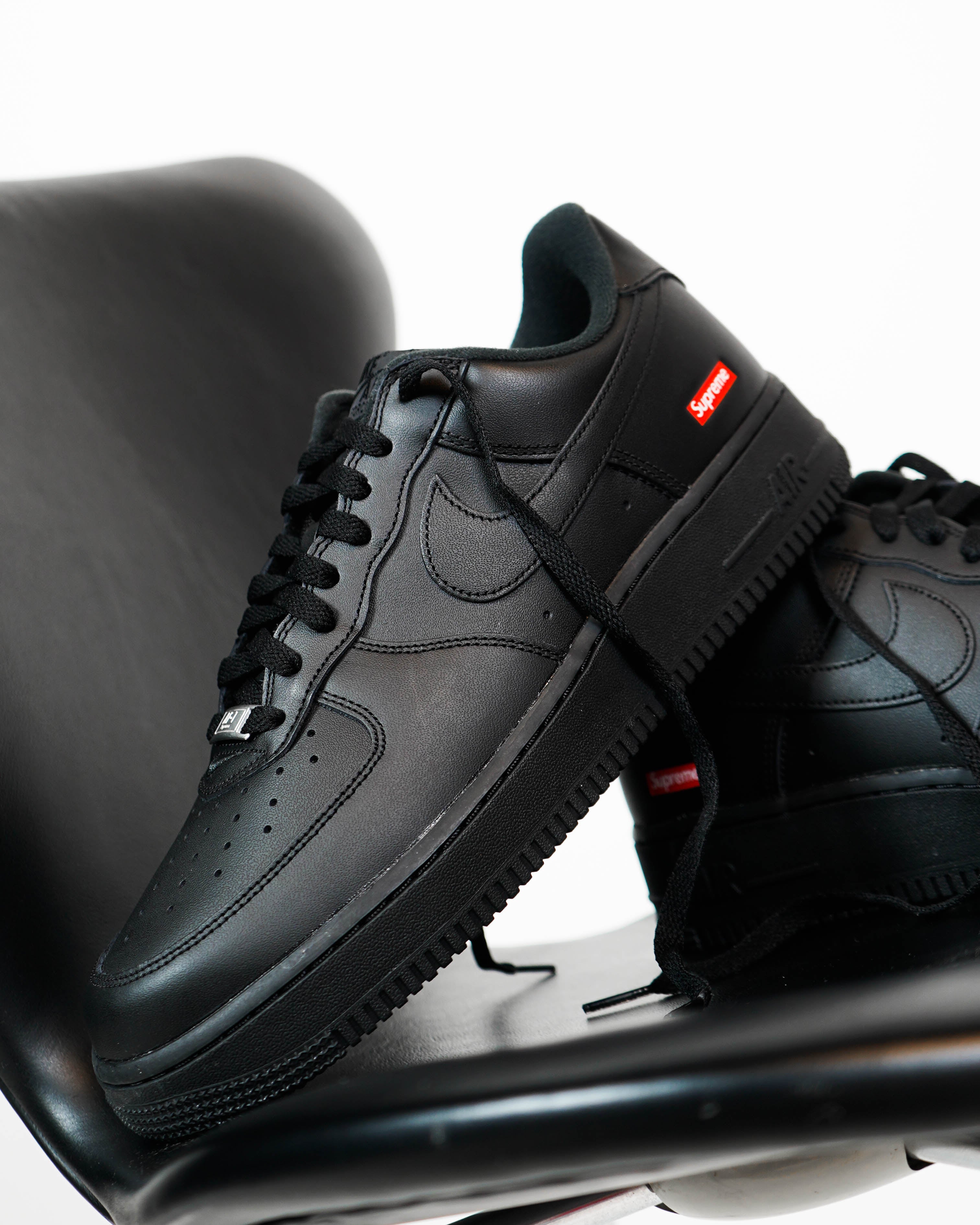 Nike Air Force 1 Supreme Black