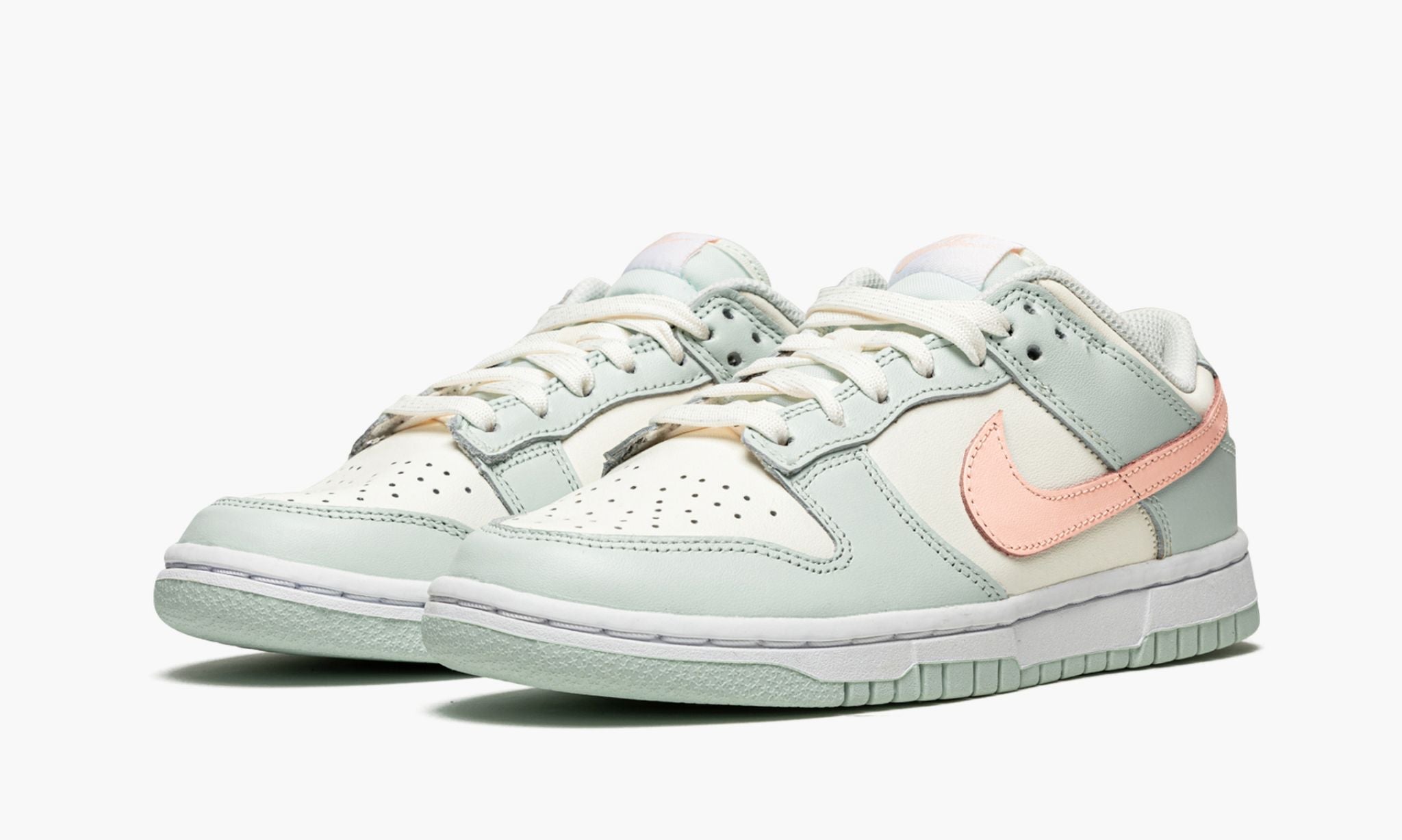 Nike Dunk Low Barely Green