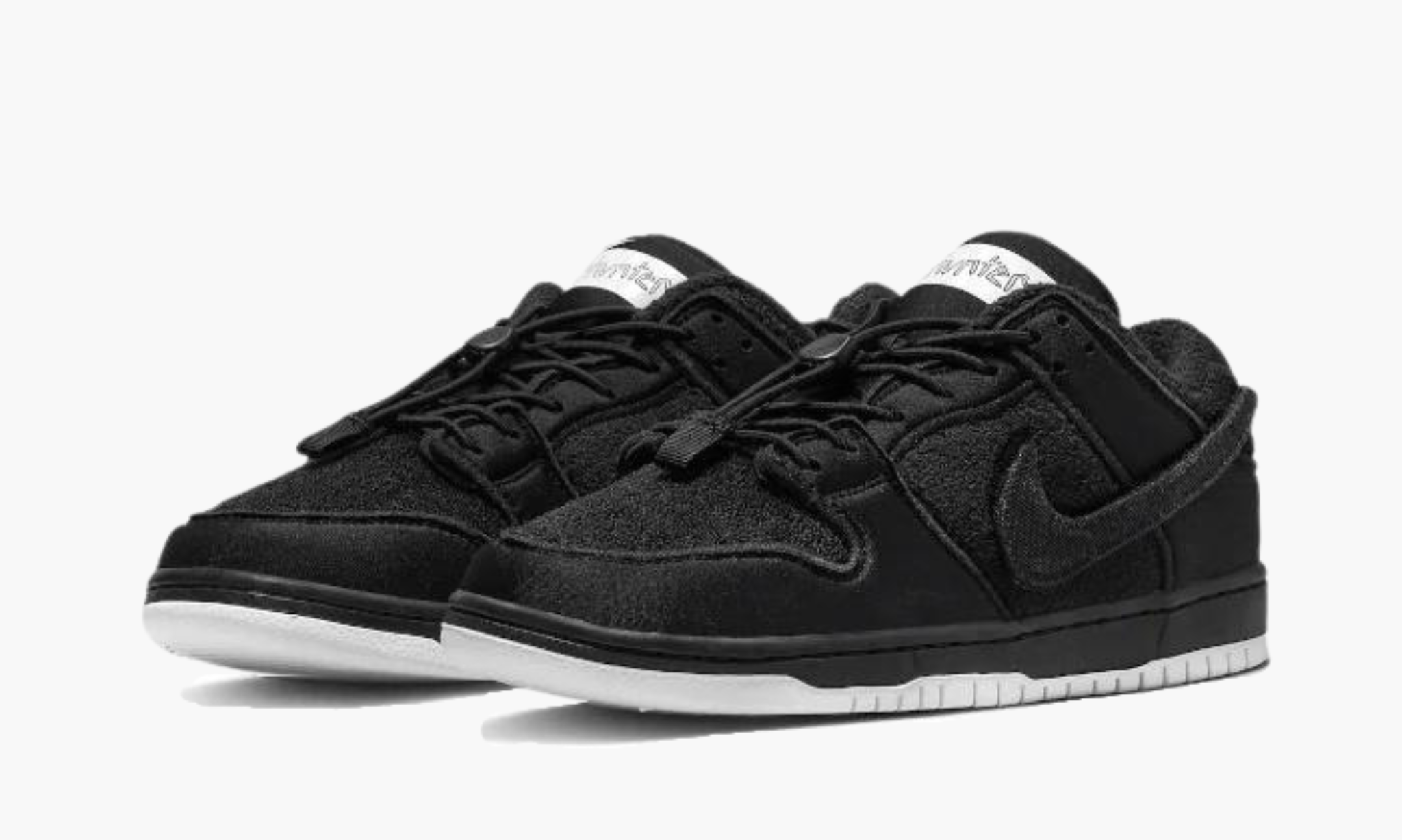 Nike SB Dunk Low Gnarhunters