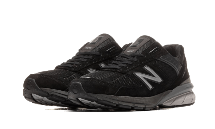 New Balance 990 v5 Black